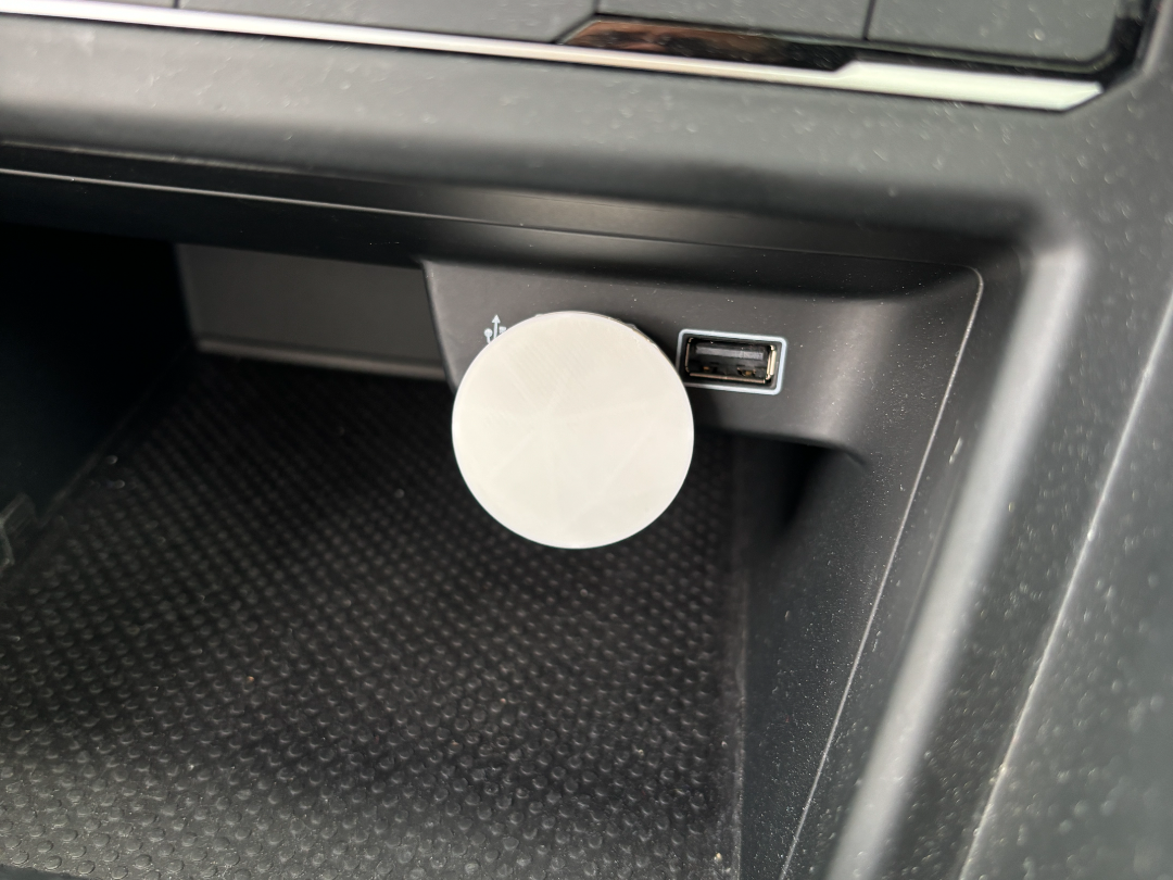 Ooono USB Car Holder