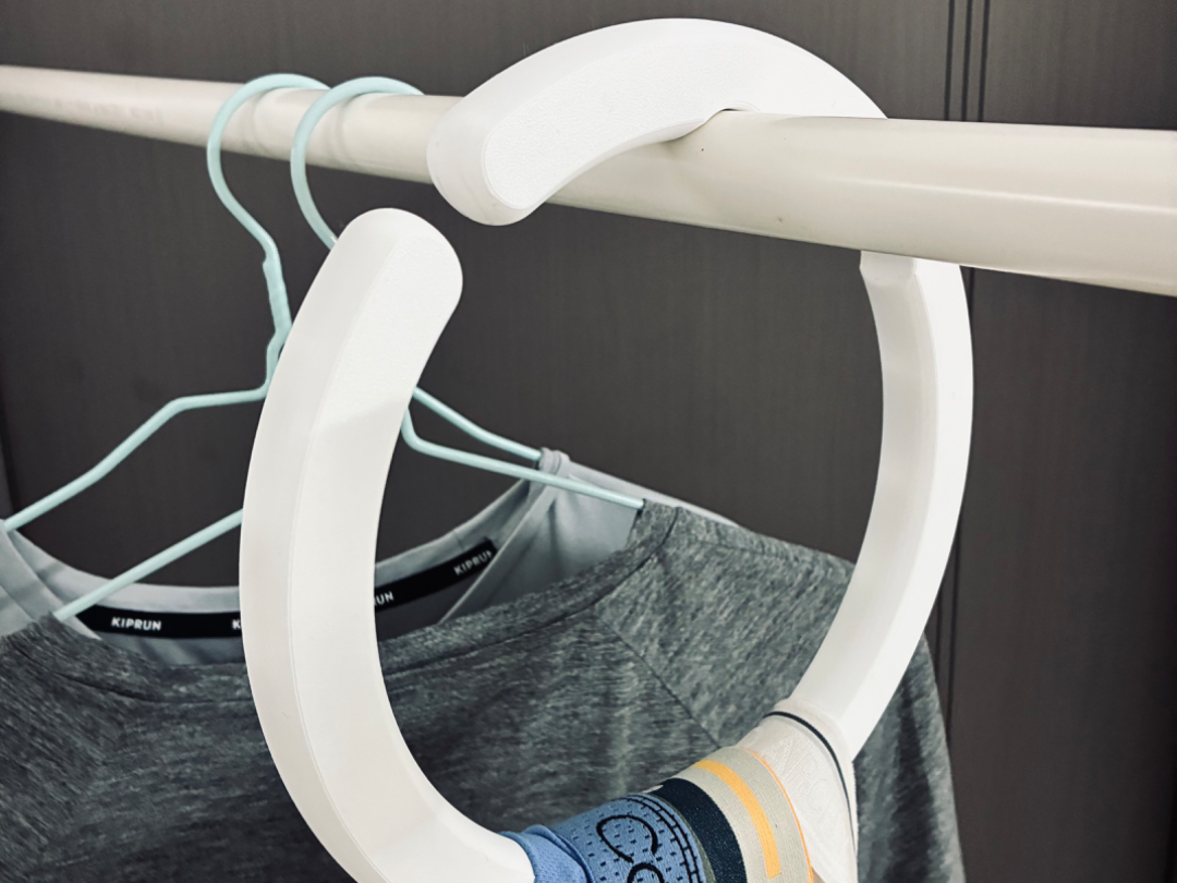 circular clothes hanger