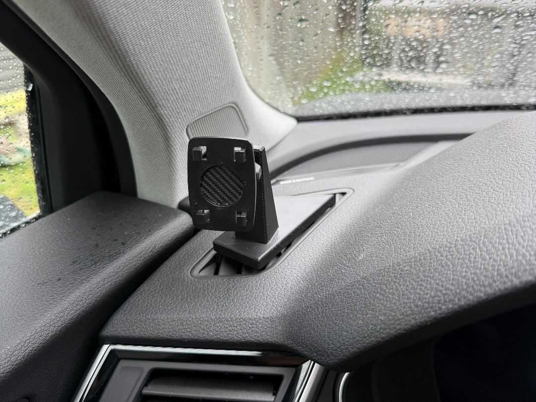 Audi Q5 (2022) Side Vent Mount
