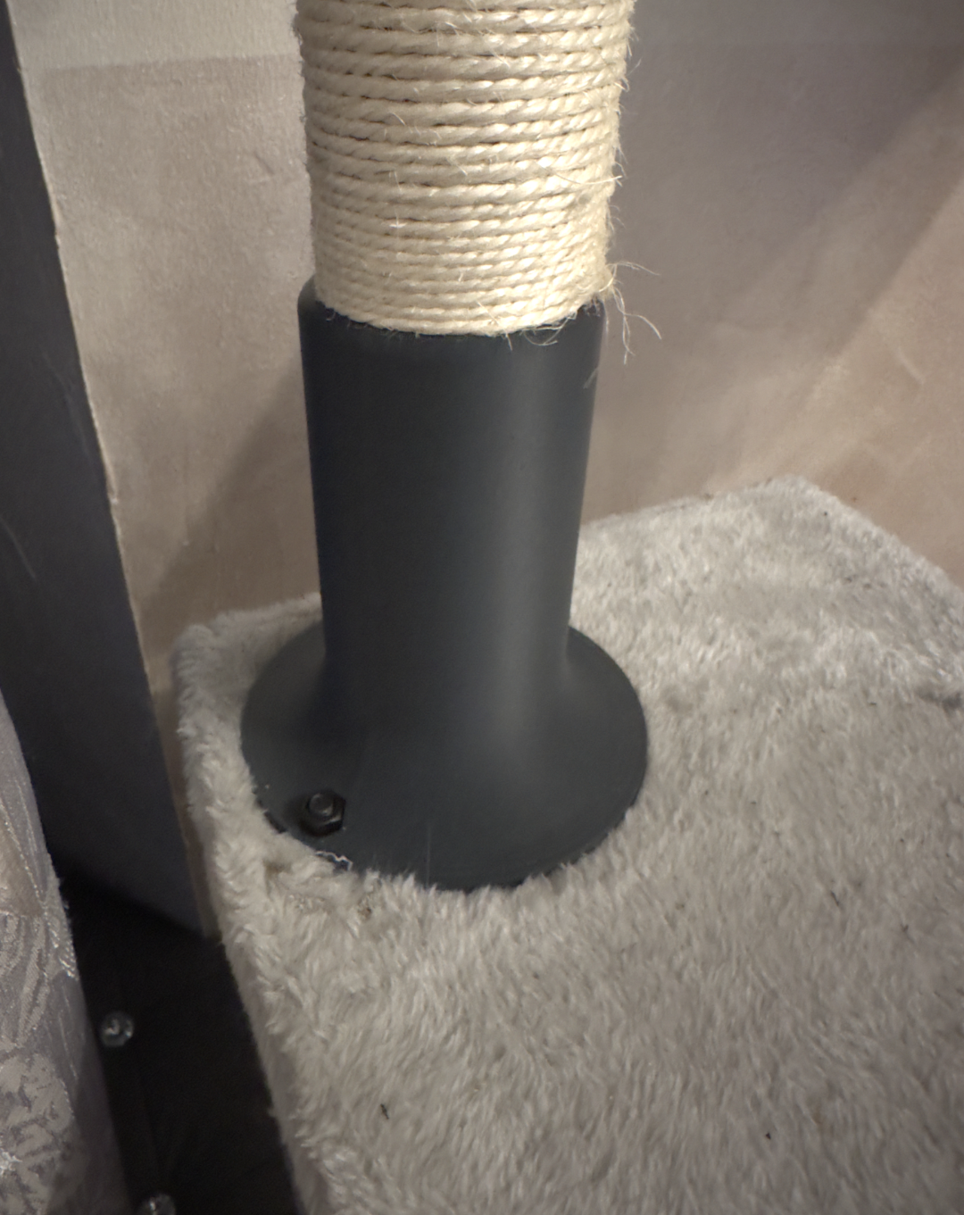 scratching post support