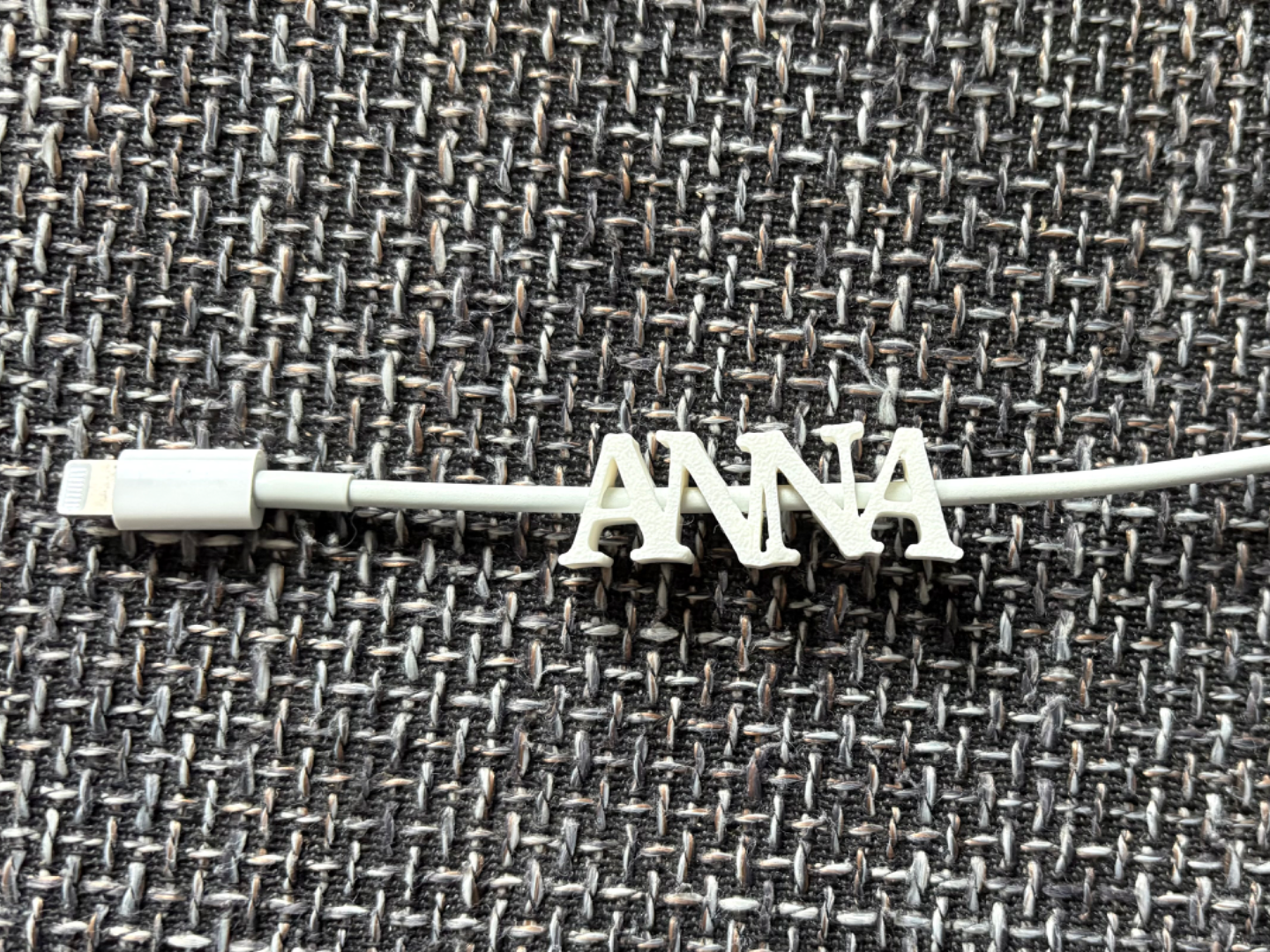 Charching Cable name tag "Anna"