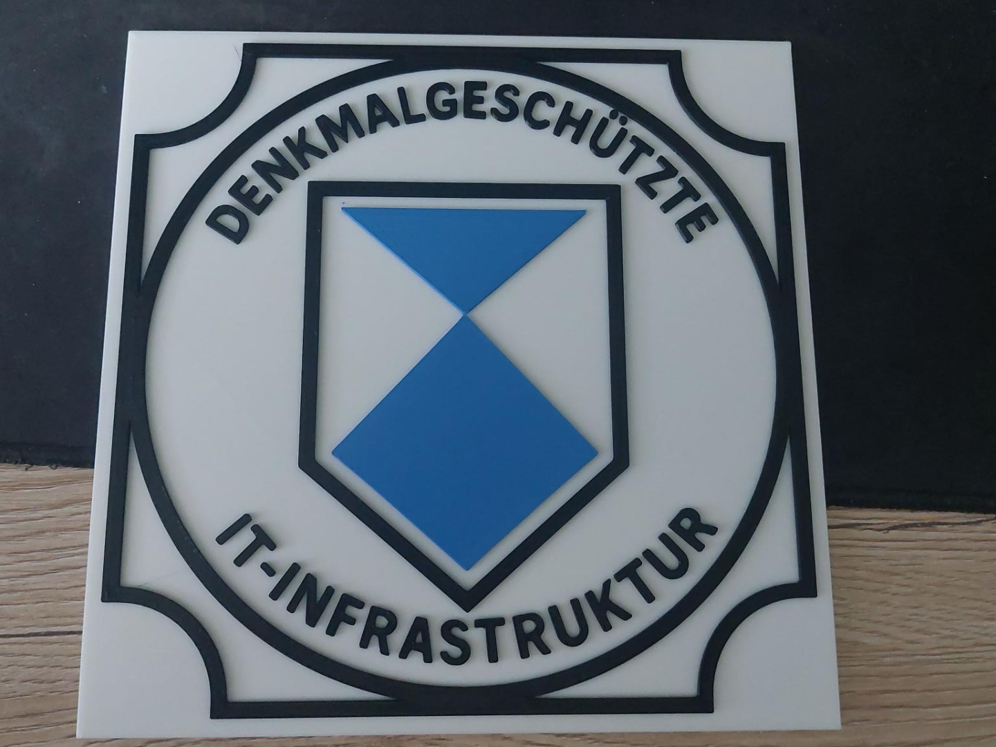 Spaß Schild denkmalgeschützte IT Infrastruktur