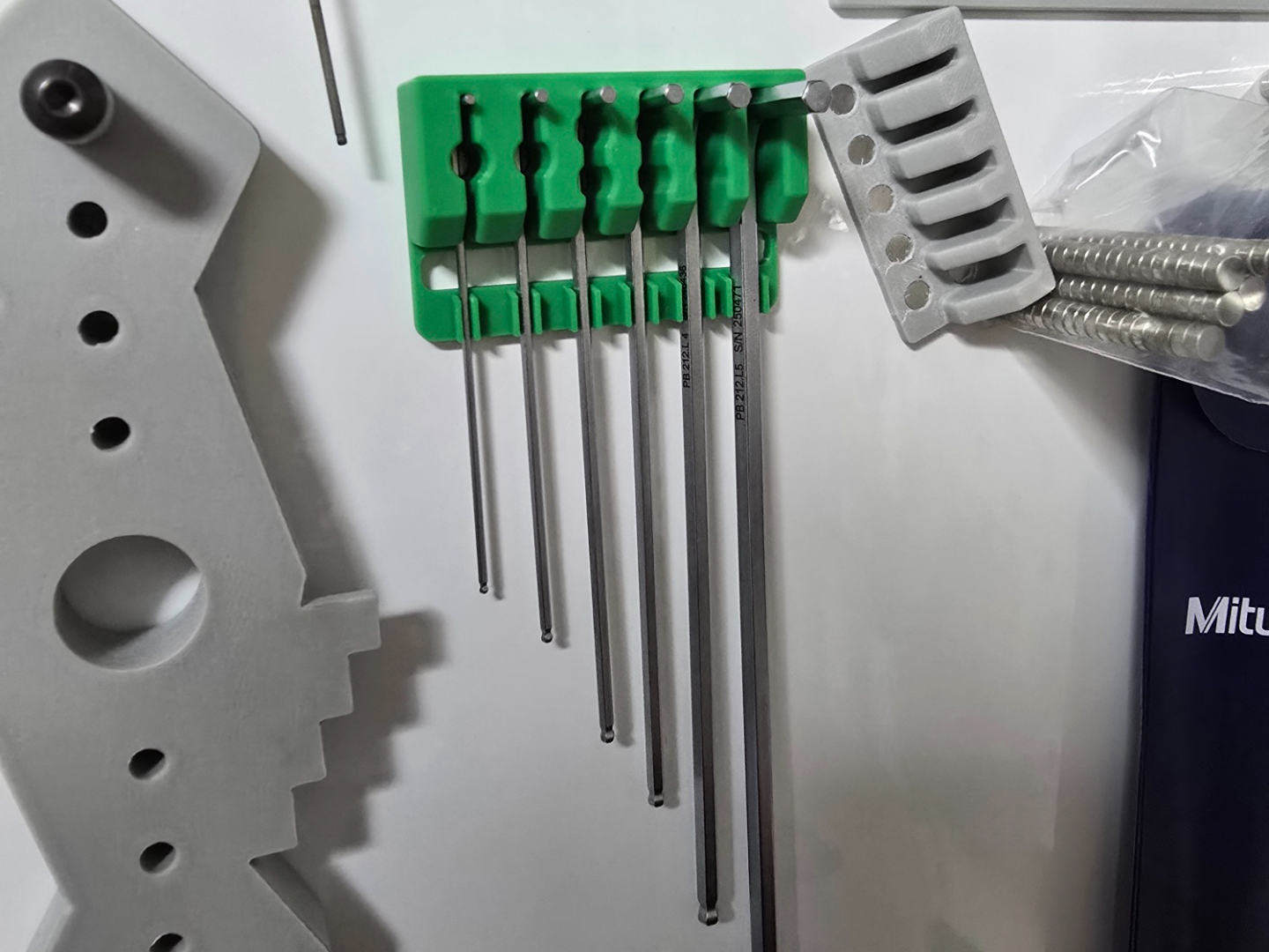 Hex key magnet mount