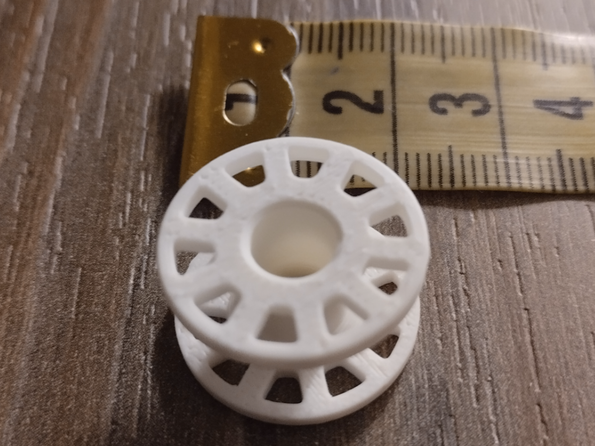 20 mm Sewing Bobbin with Ultra-Smooth Surfaces