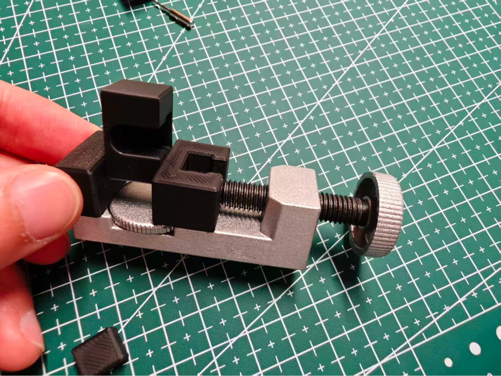 手表拆带器虎钳 Watch Strap Removal Tool Vise