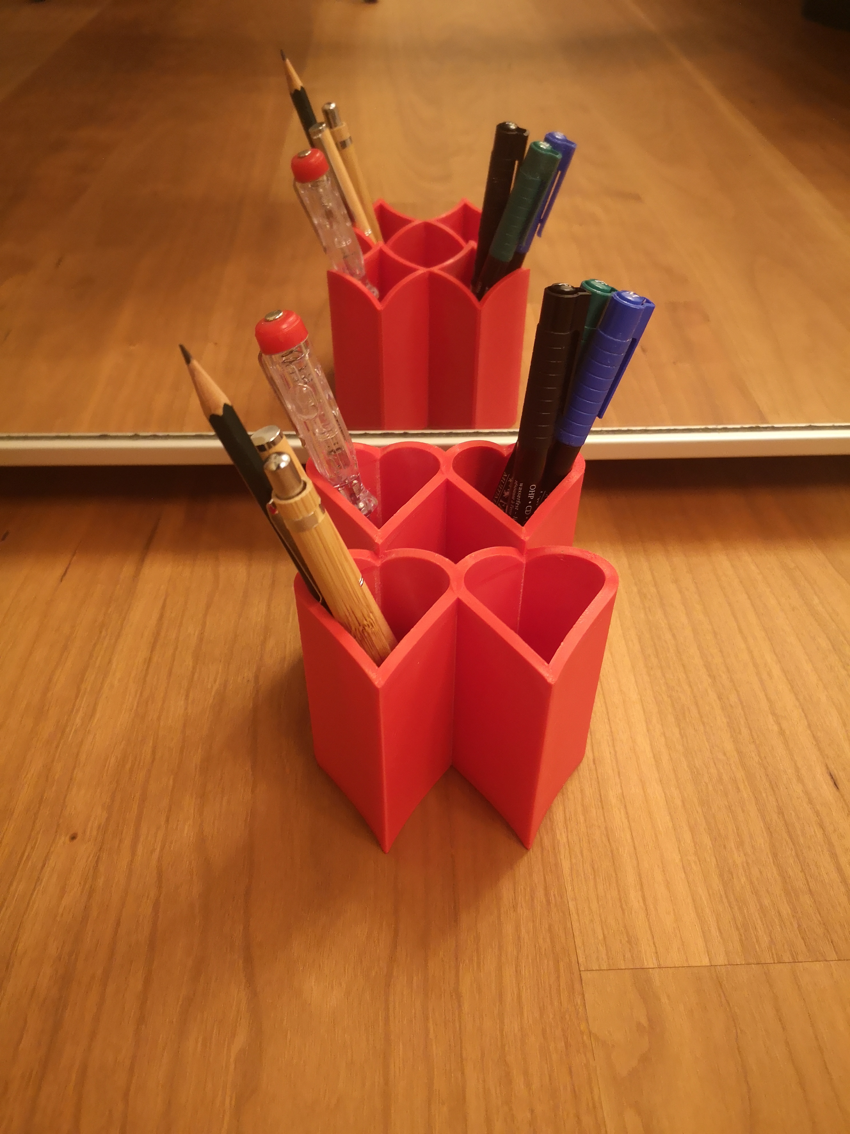 Ambiguous Cylinder Pen Holder - Heart and Diamond