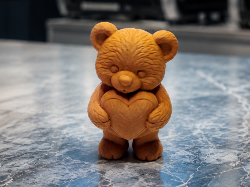 Baerchen mit Herz als liebevolle Figur