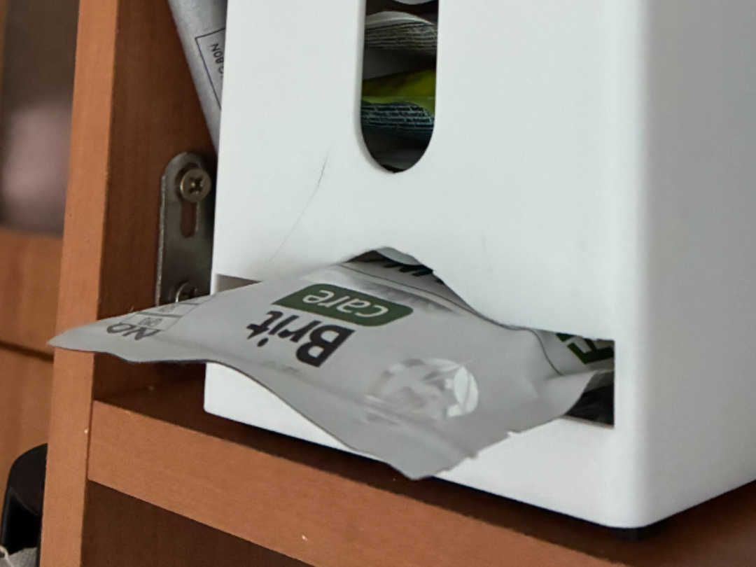 Cat food pouch dispenser