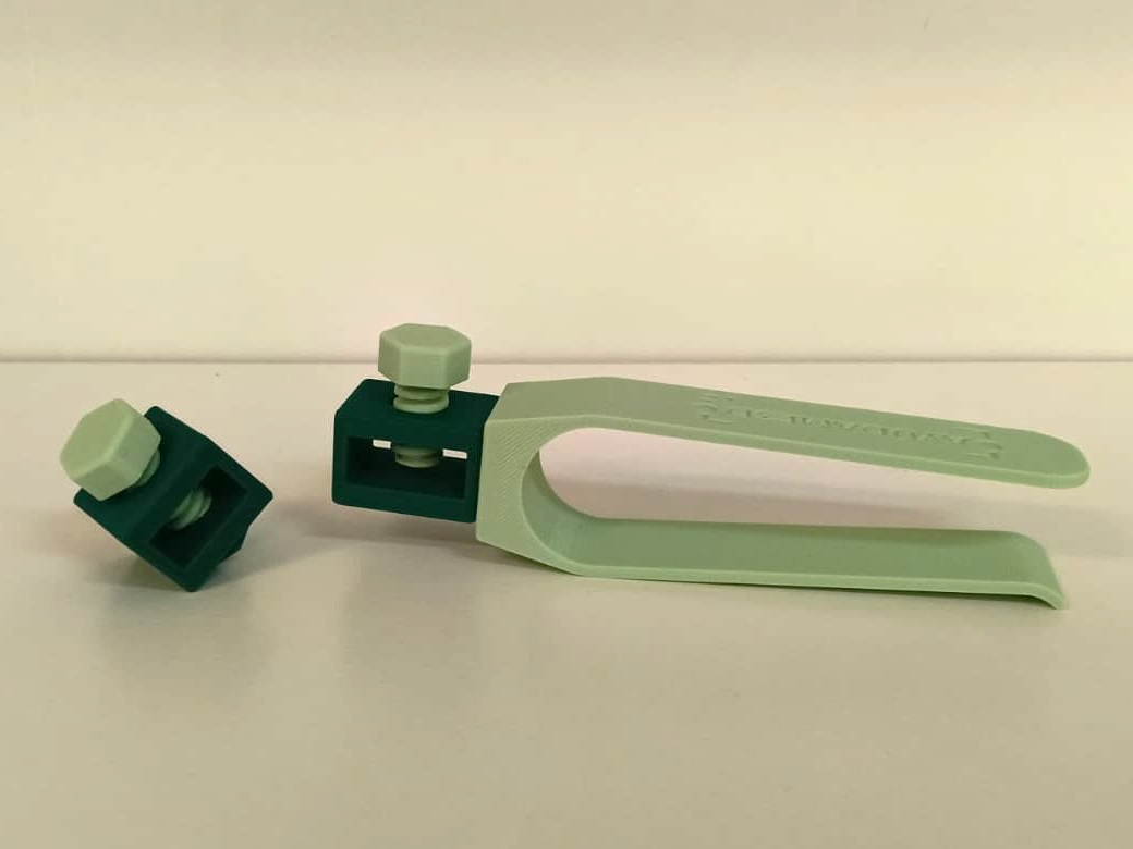 Agarre para cubiertos Ayúdame3D