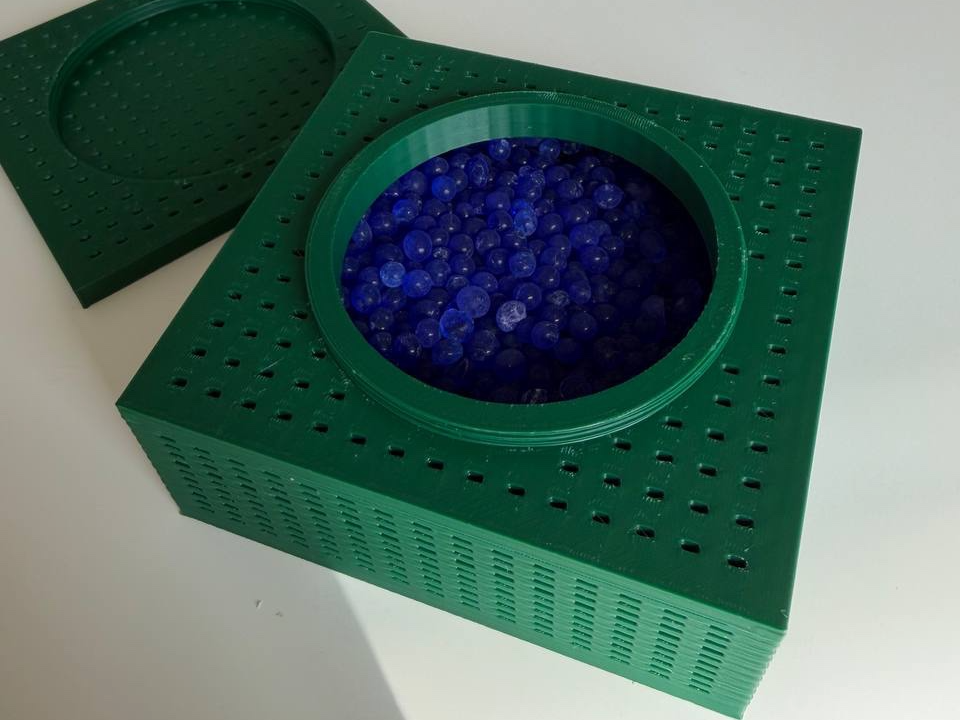 Dehumidifier for the box