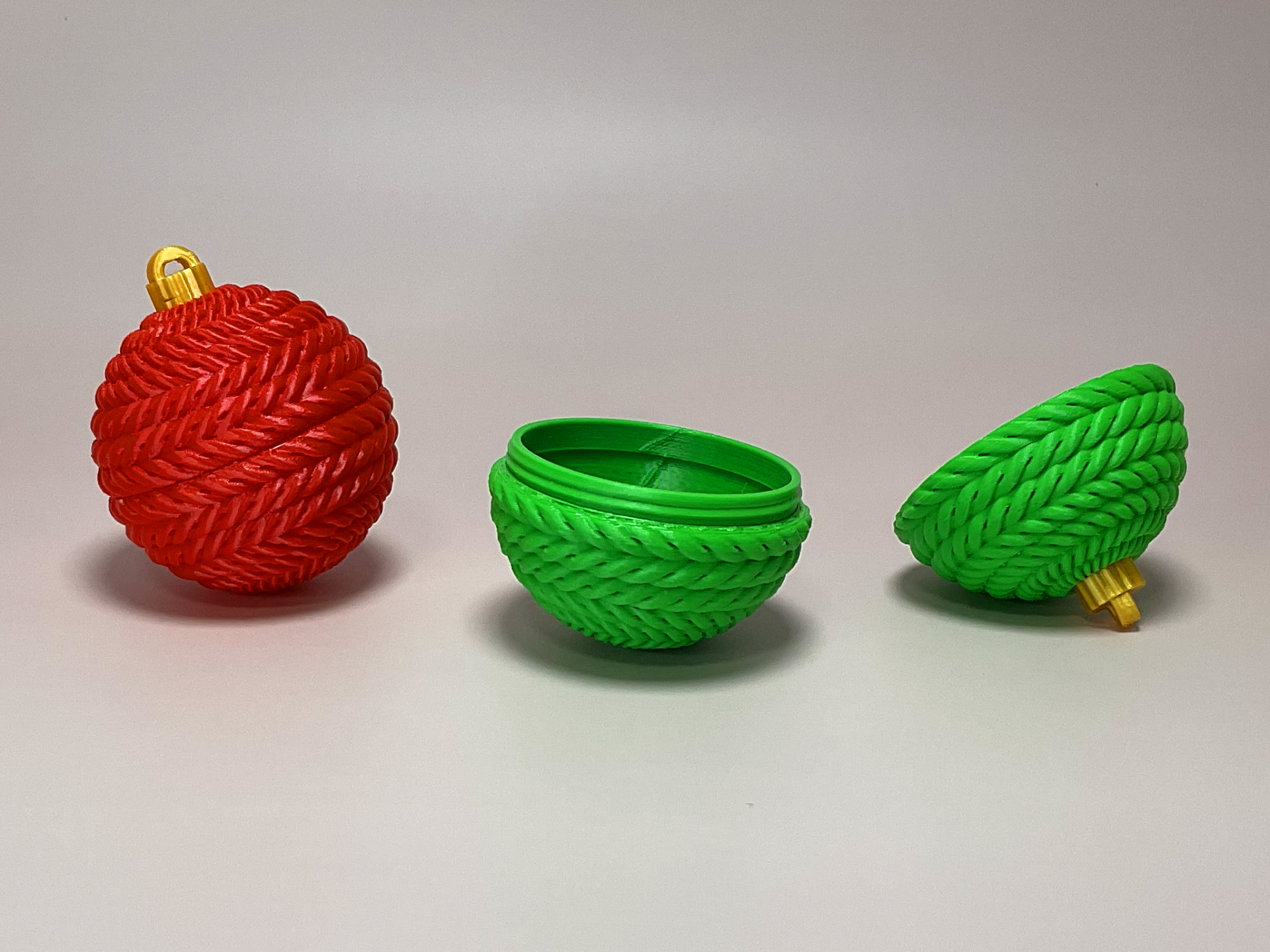 CHRISMAS SURPRISE ORNAMENT