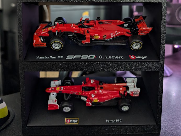 Bburago 1:43 F1 Racing Die-cast Display Stand 3-up
