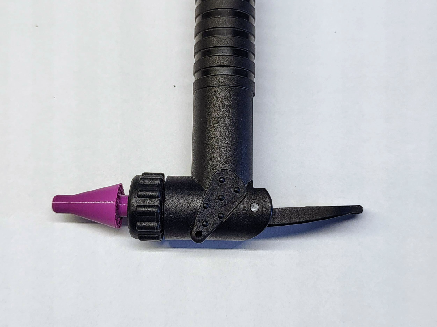 Nozzle pump pneumatic adapter for inflatable toys.