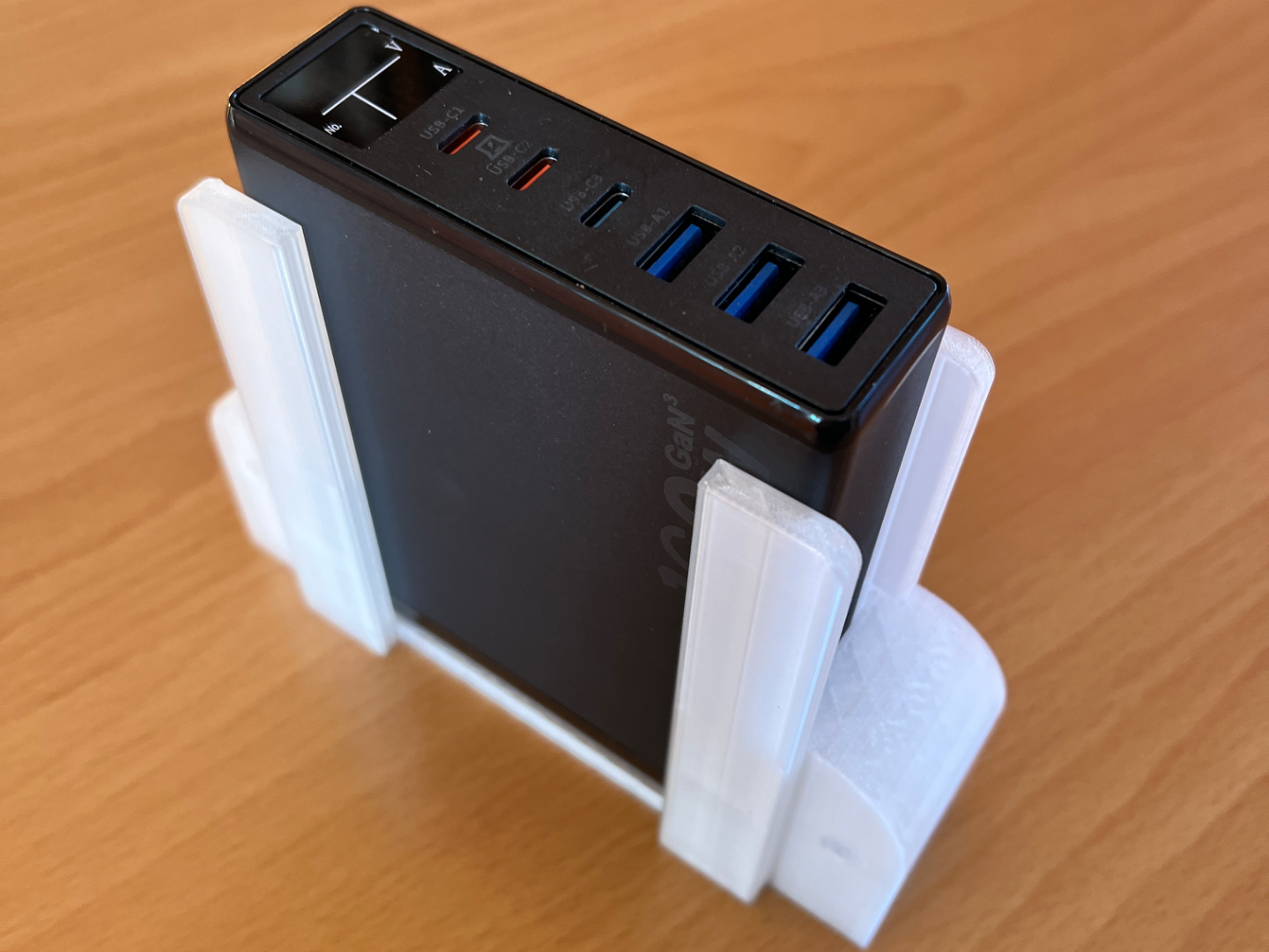 Halterung USB C Ladegerät 160W GaN 6-Port USB C