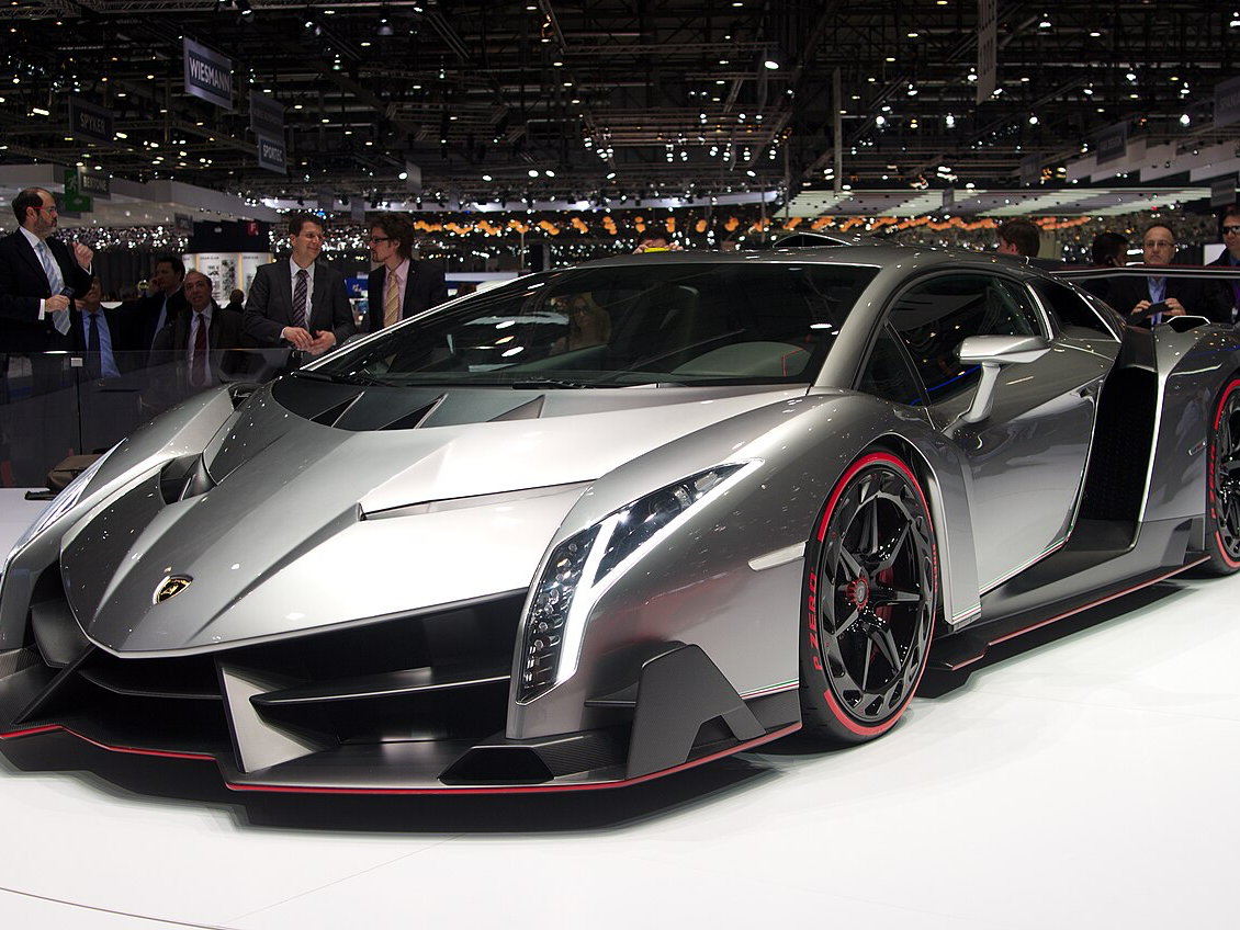 Lamborghini Veneno statuo