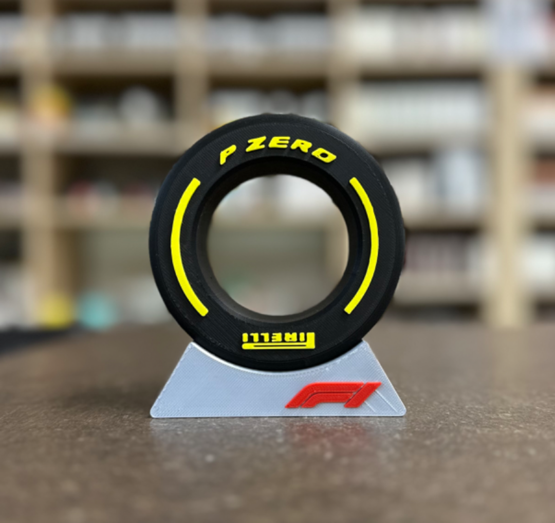 PZERO F1 TYRE + STAND