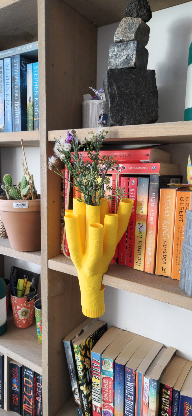 SCREW IT! Coral - Clamp-able vase for shelves