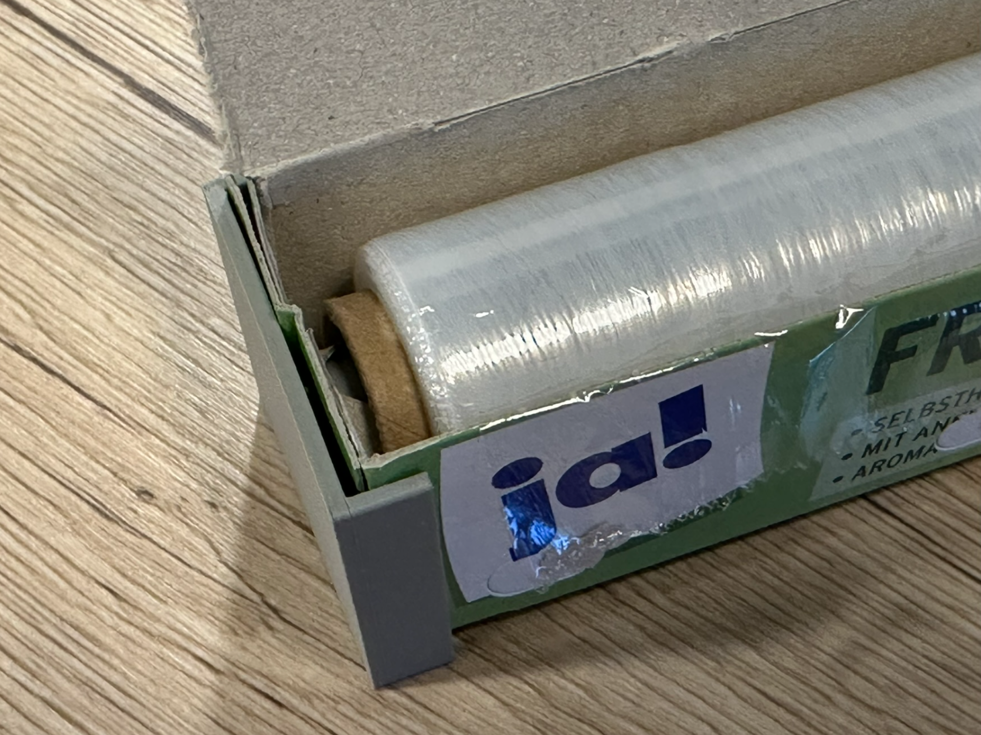 Aluminum Foil / Cling Film Kitchen Roll Stabilizer