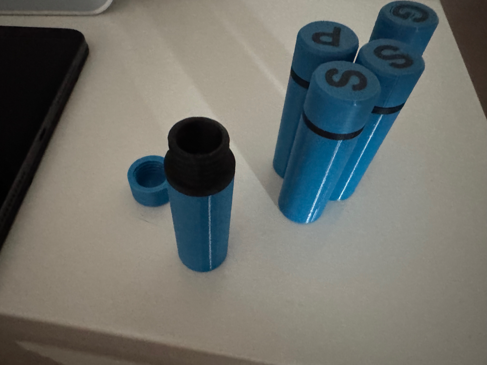 Reinforced mini bottles