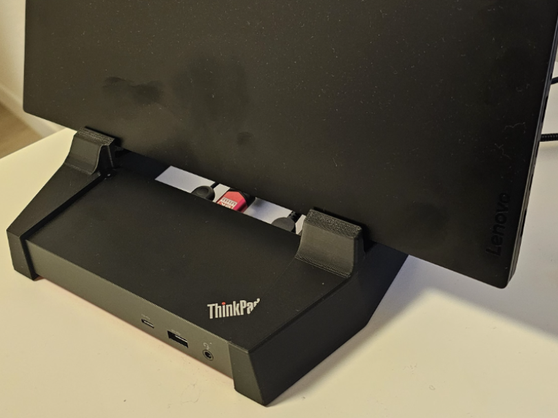 Lenovo Thinkpad E16 + Universal USB-C Dock Stand