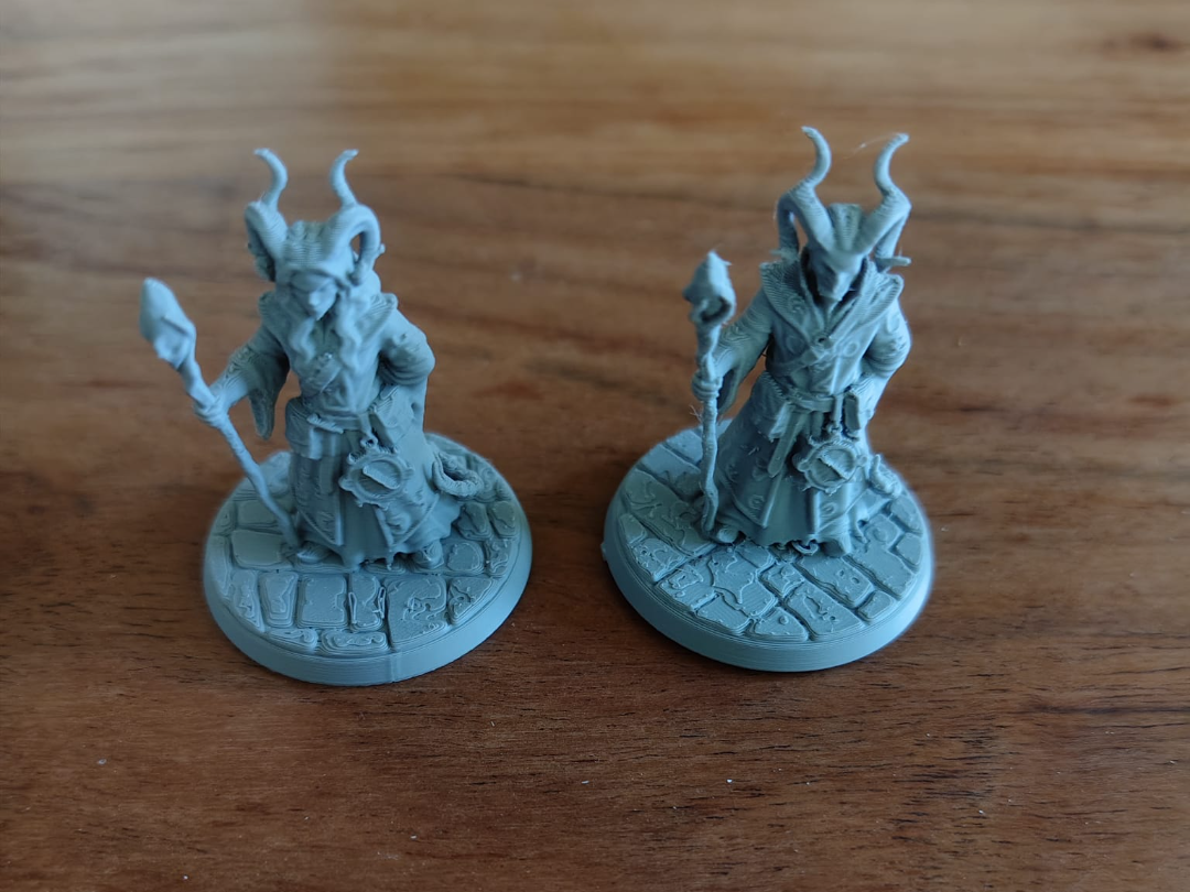 Tiefling Hexenmeister -Männlich und Weiblich
