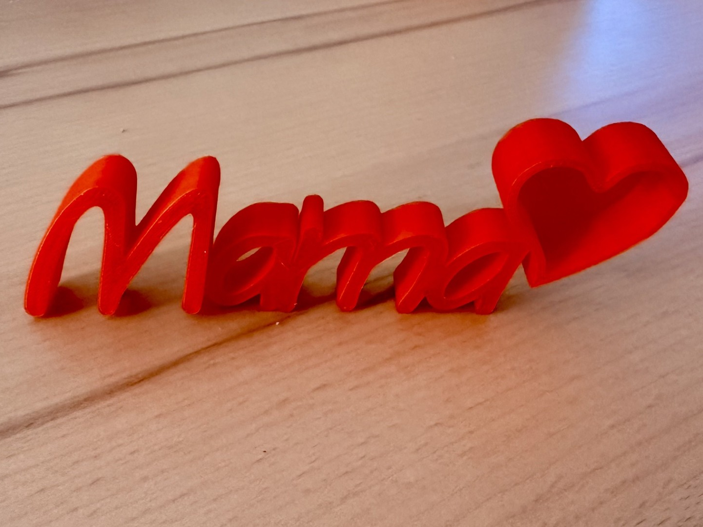 Schriftzug Mama mit kleinem Herz