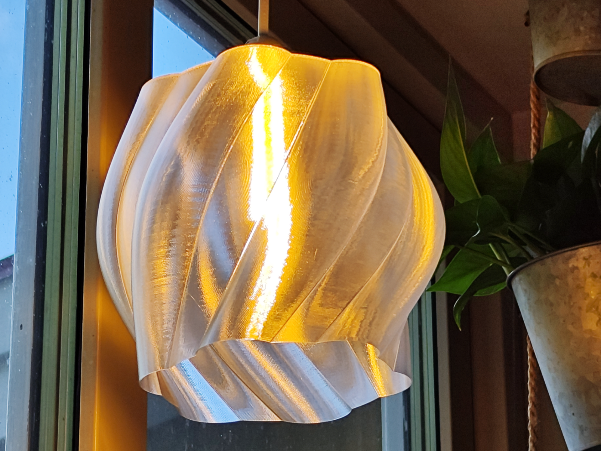 Spiral Window Hanging Lamp