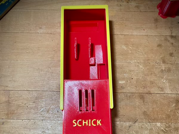 Case for Schick L series Injectable Razor