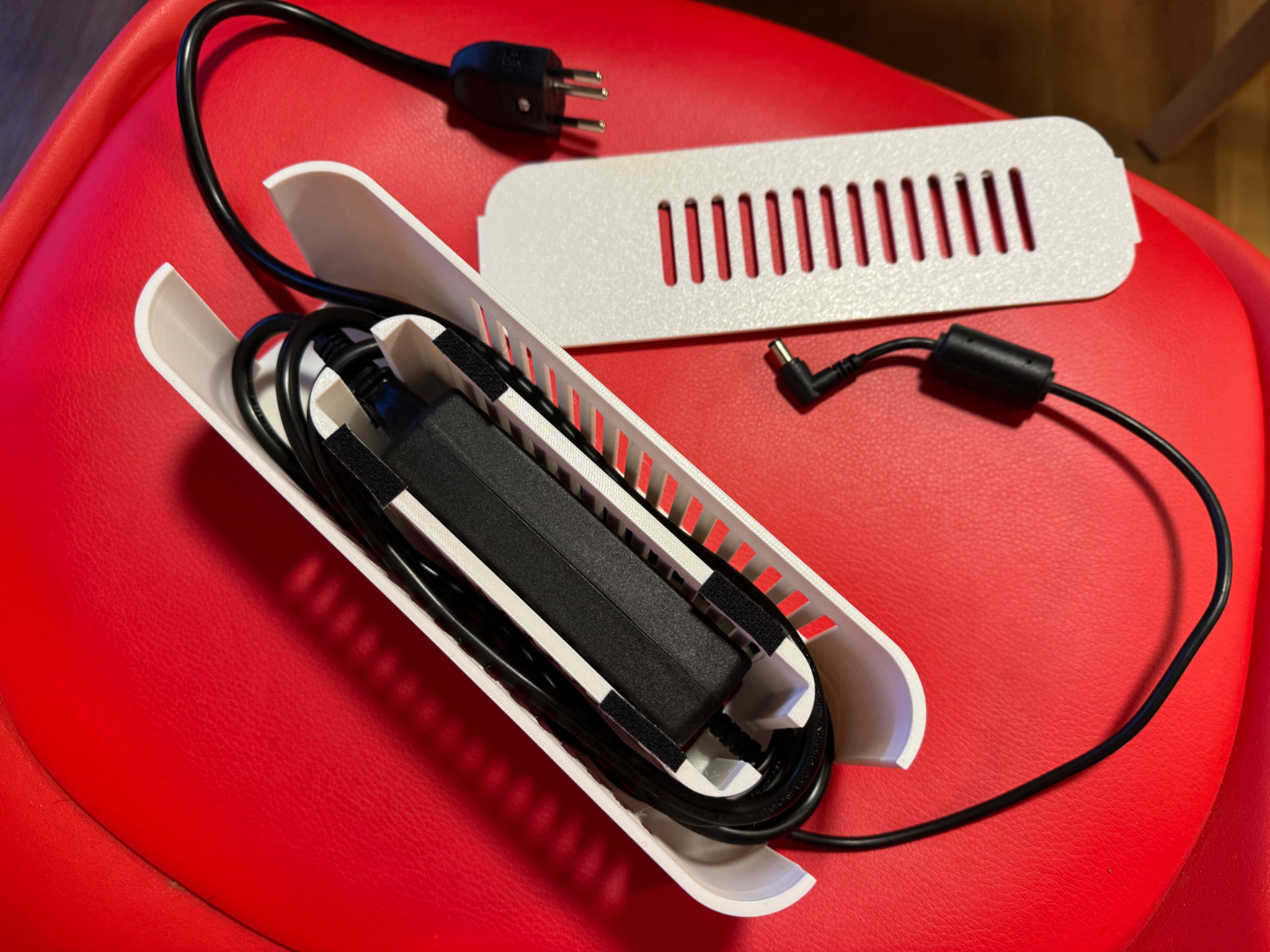 Power supply organizer box