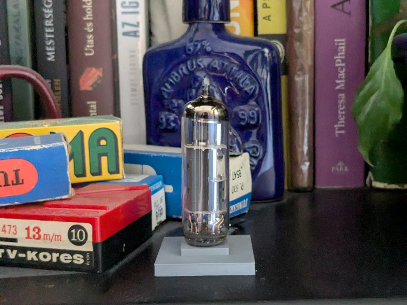vacuum tube stand