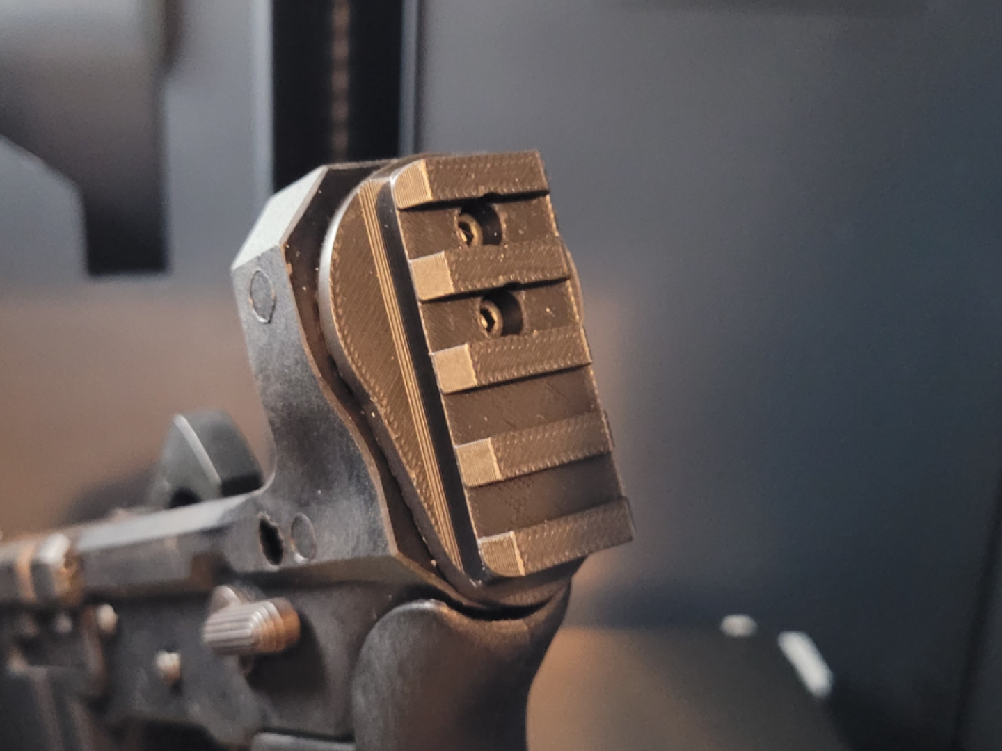 Picatinny Rail adapter for bufferless AR-15 lowers