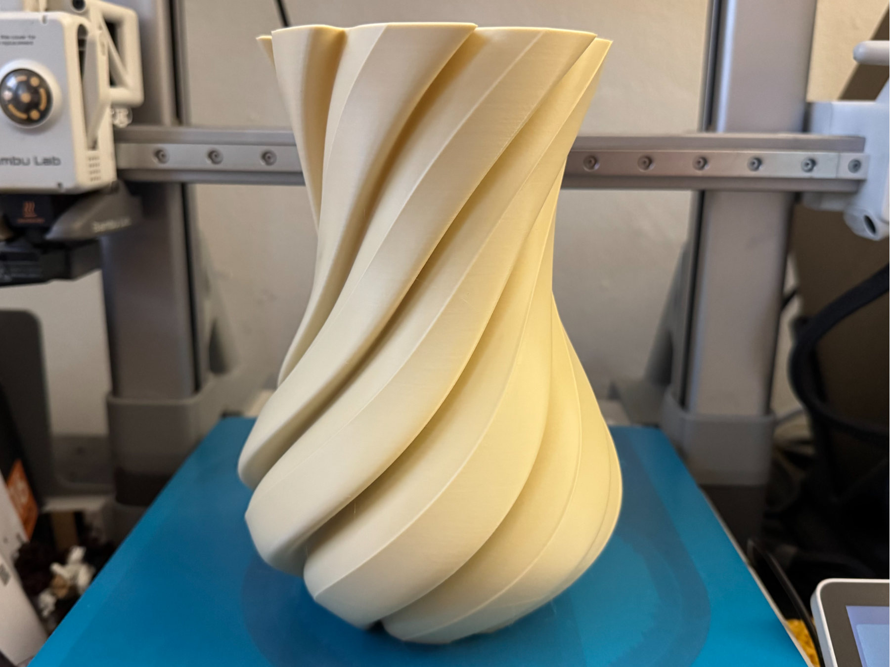 "Chios" Contemporary Spiral Vase