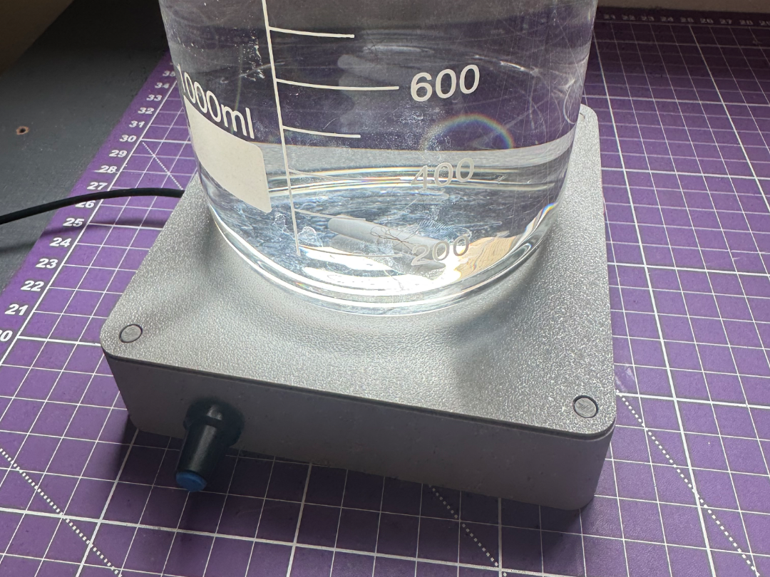 DIY magnetic stirrer using a usb fan