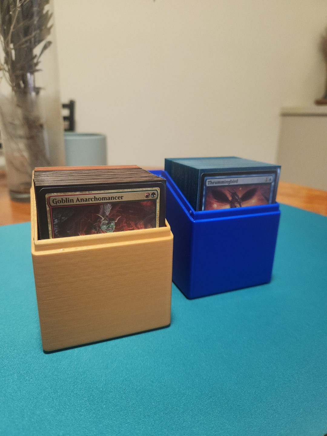Deckbox with Hinge 75+ single sleeved cards