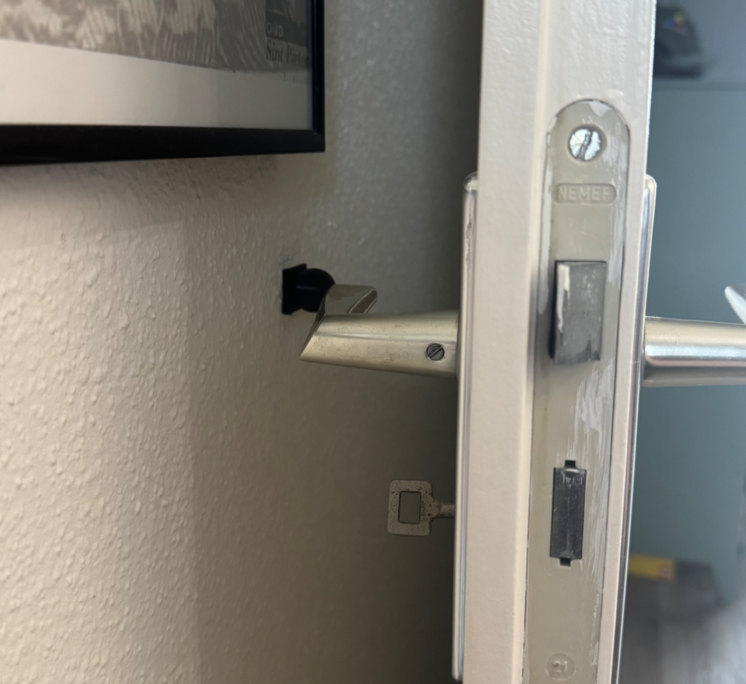 Door handle stopper / wall protector