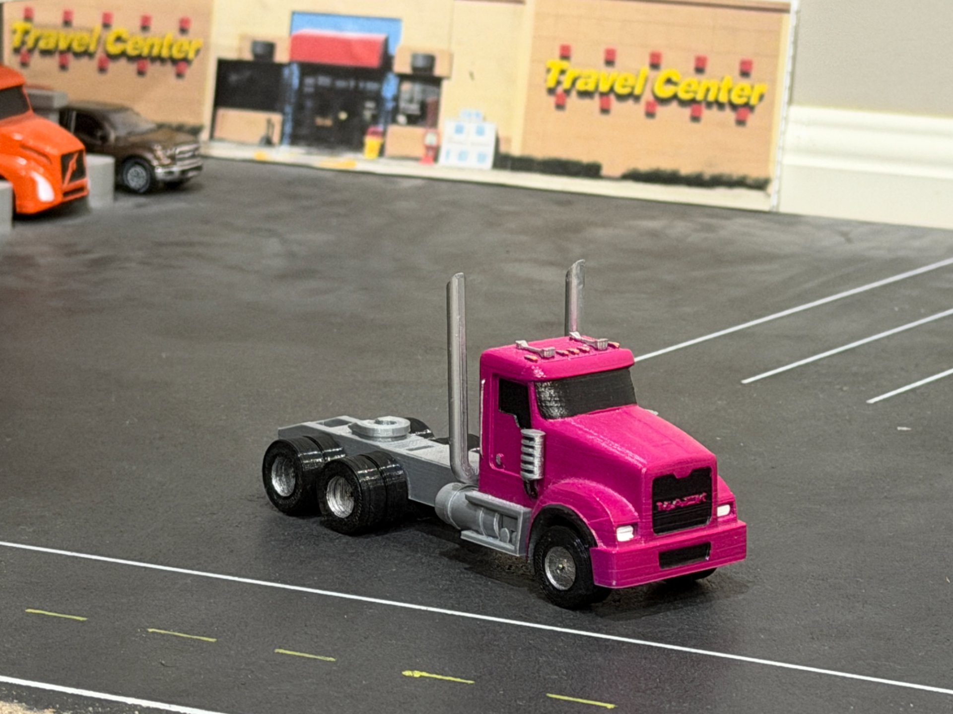 1/64 Macky DayCab