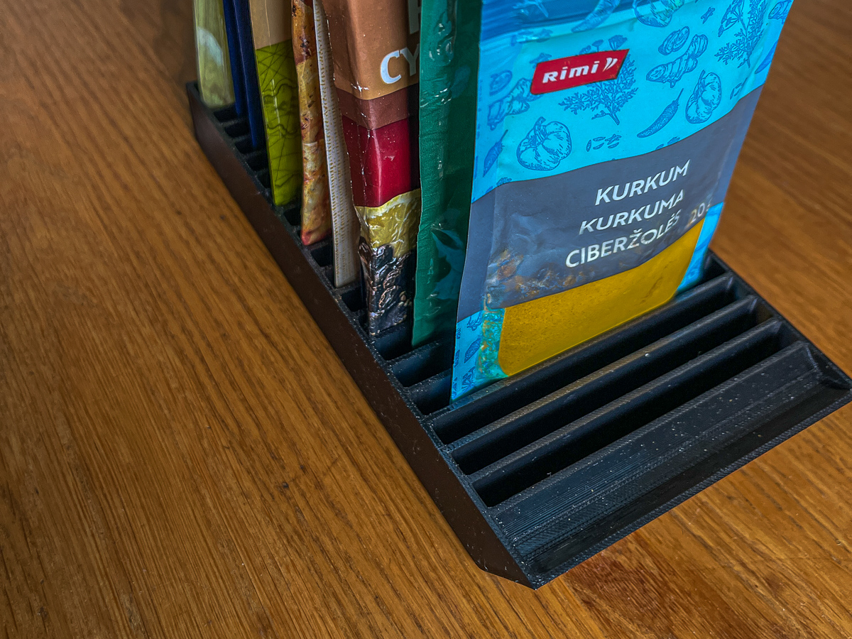 Minimal tray/rack for 20 seasoning bags