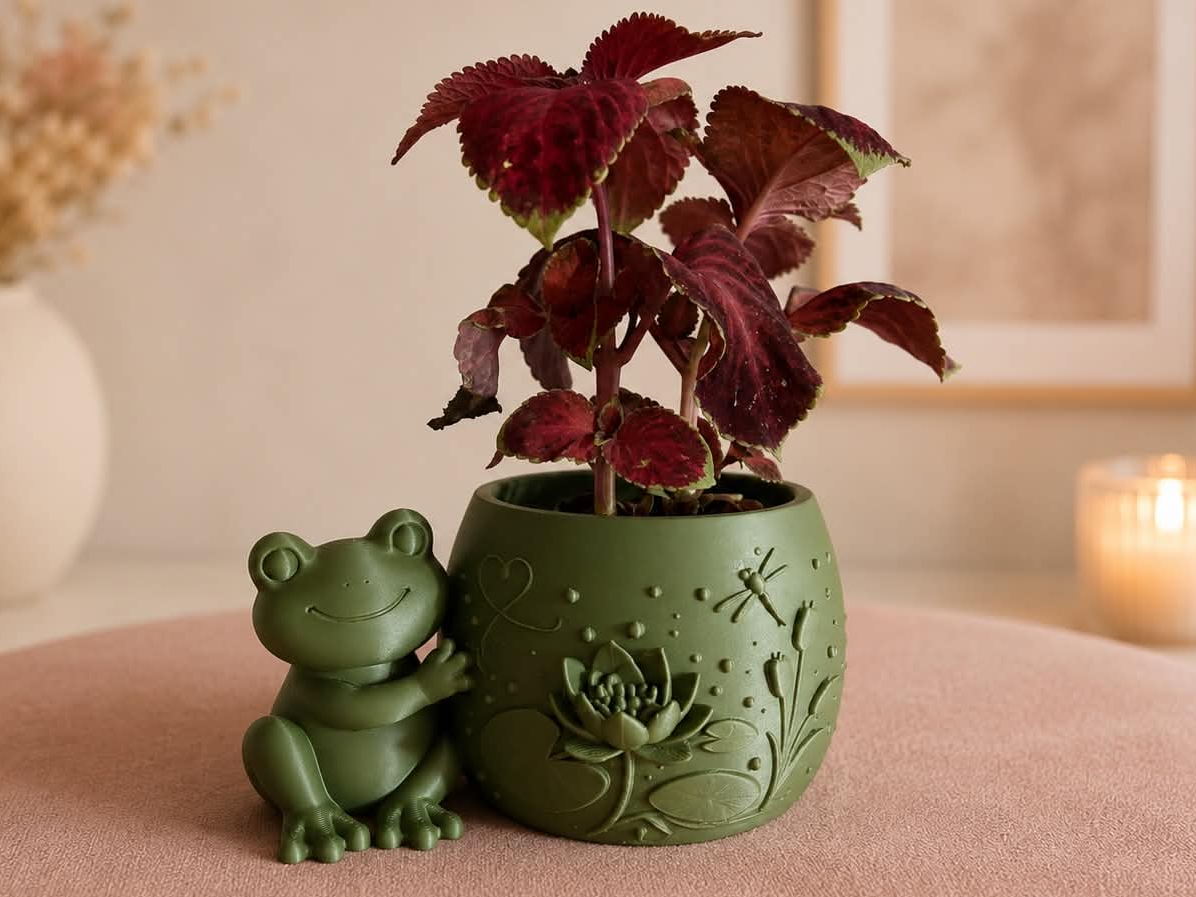 Cute Frog Water Lily Planter