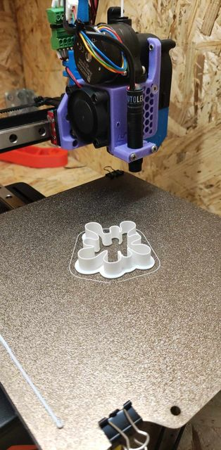 Cloud cookie/clay cutter