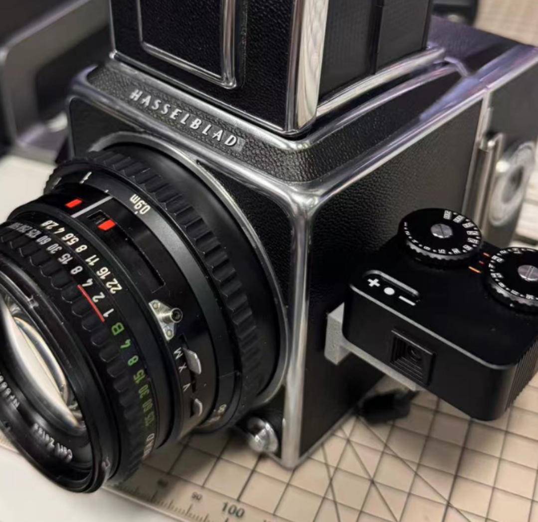 Hasselblad 500 series horizontal cold shoe adapter
