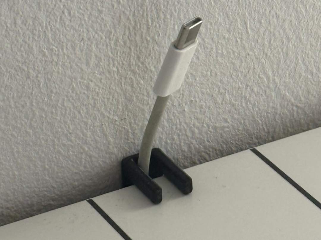 cabel holder fo Ikea LAGKAPTEN