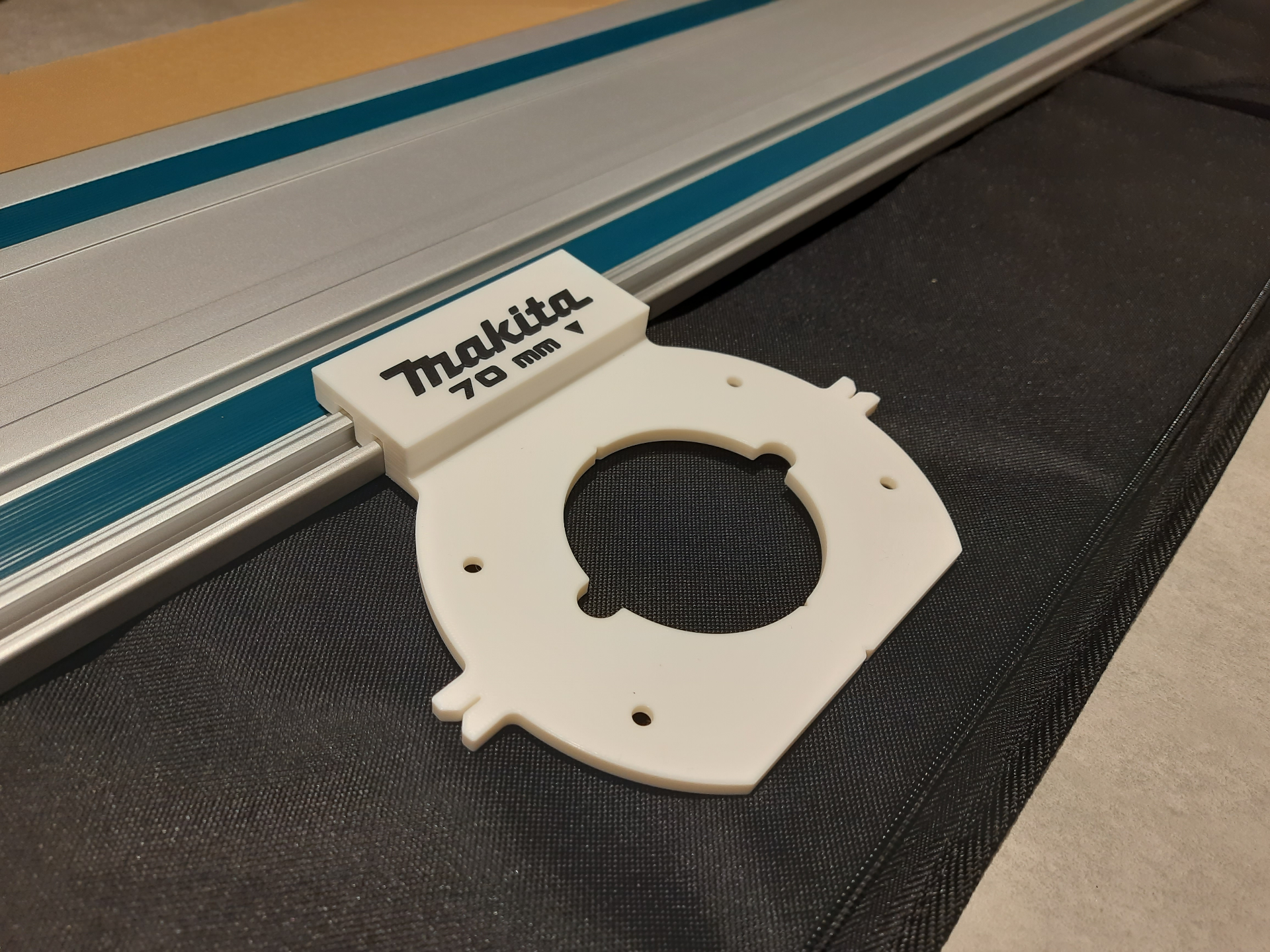 Makita RO0900 Tracksaw Guide