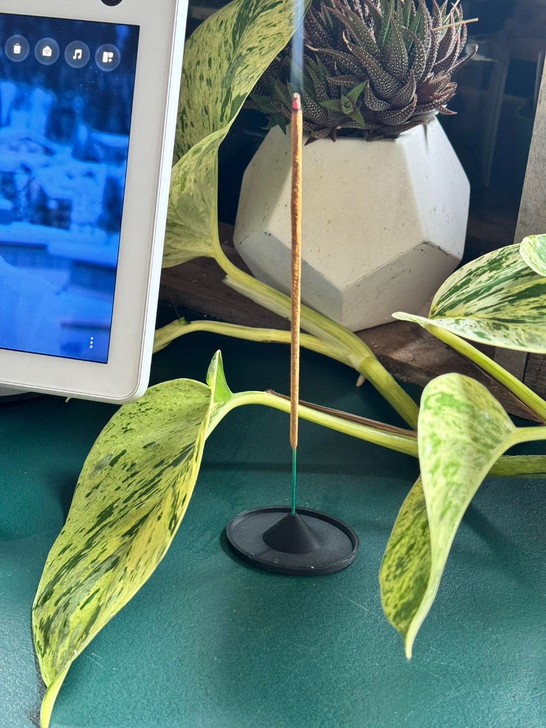OKO - Minimalistic Simple Incense Holder