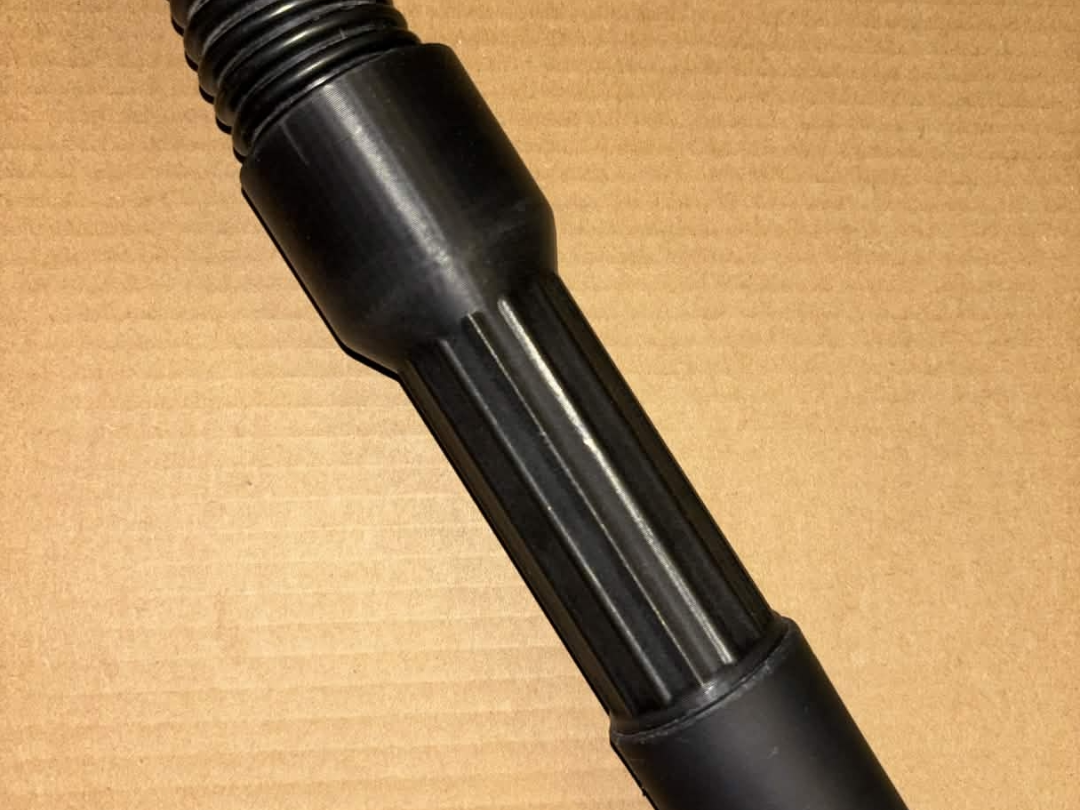 Vacuum hose handle