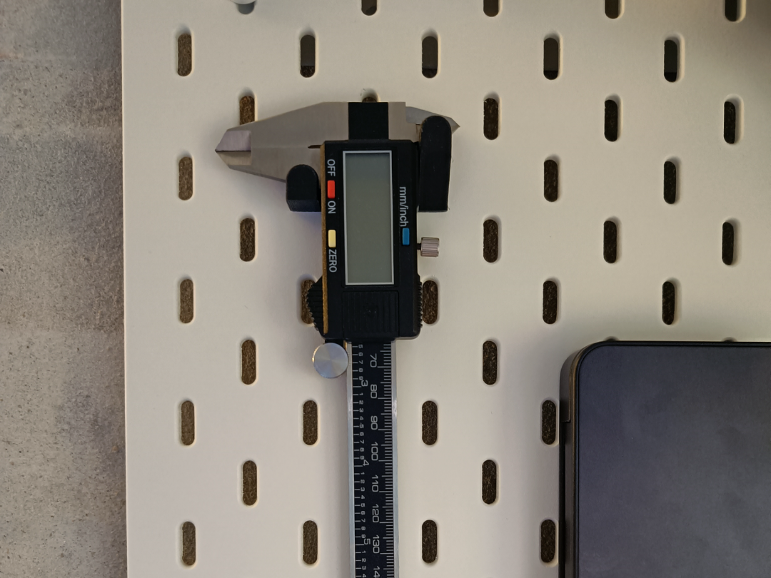 Skadis caliper holder