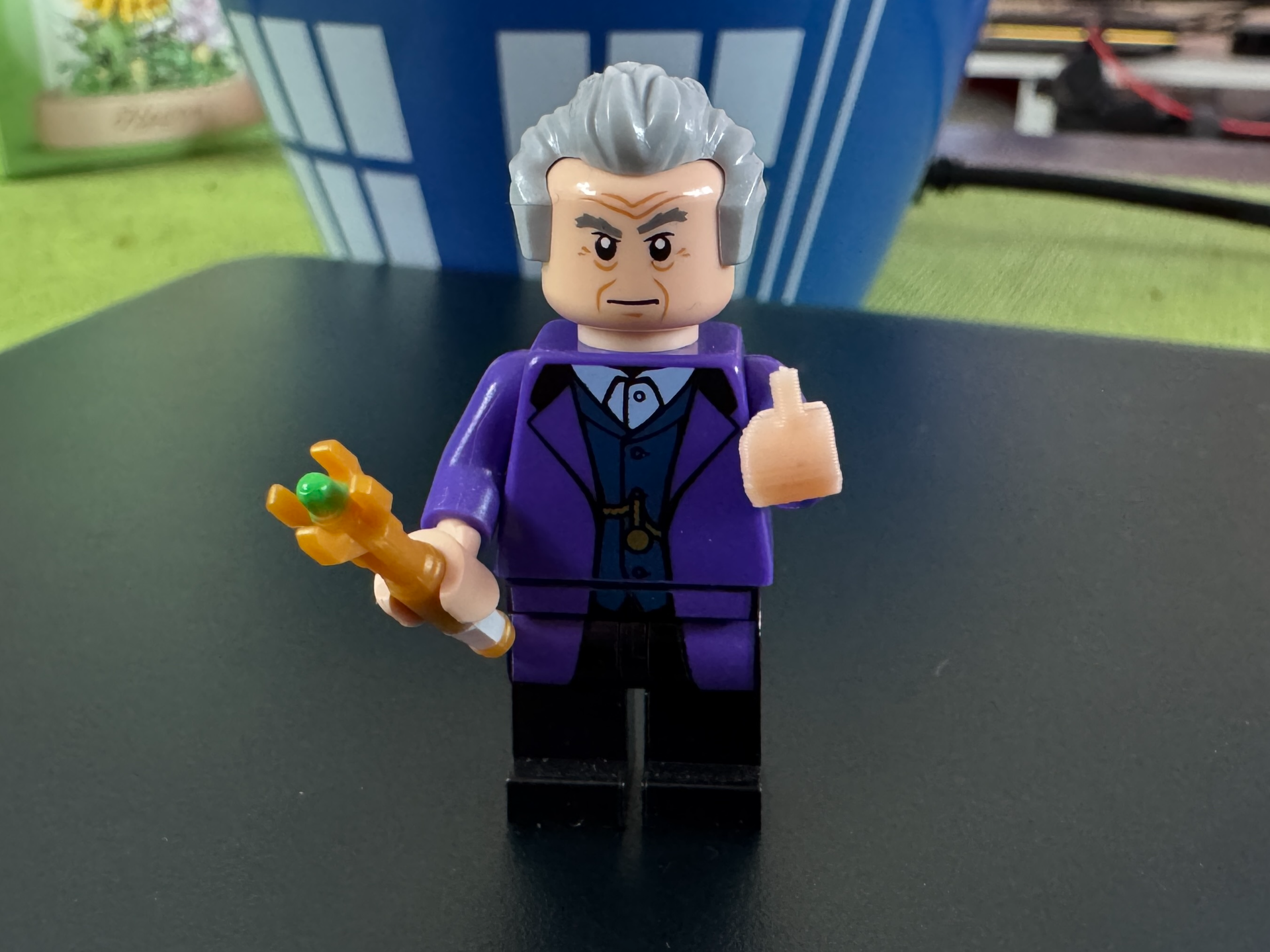 Minifig Middle Finger