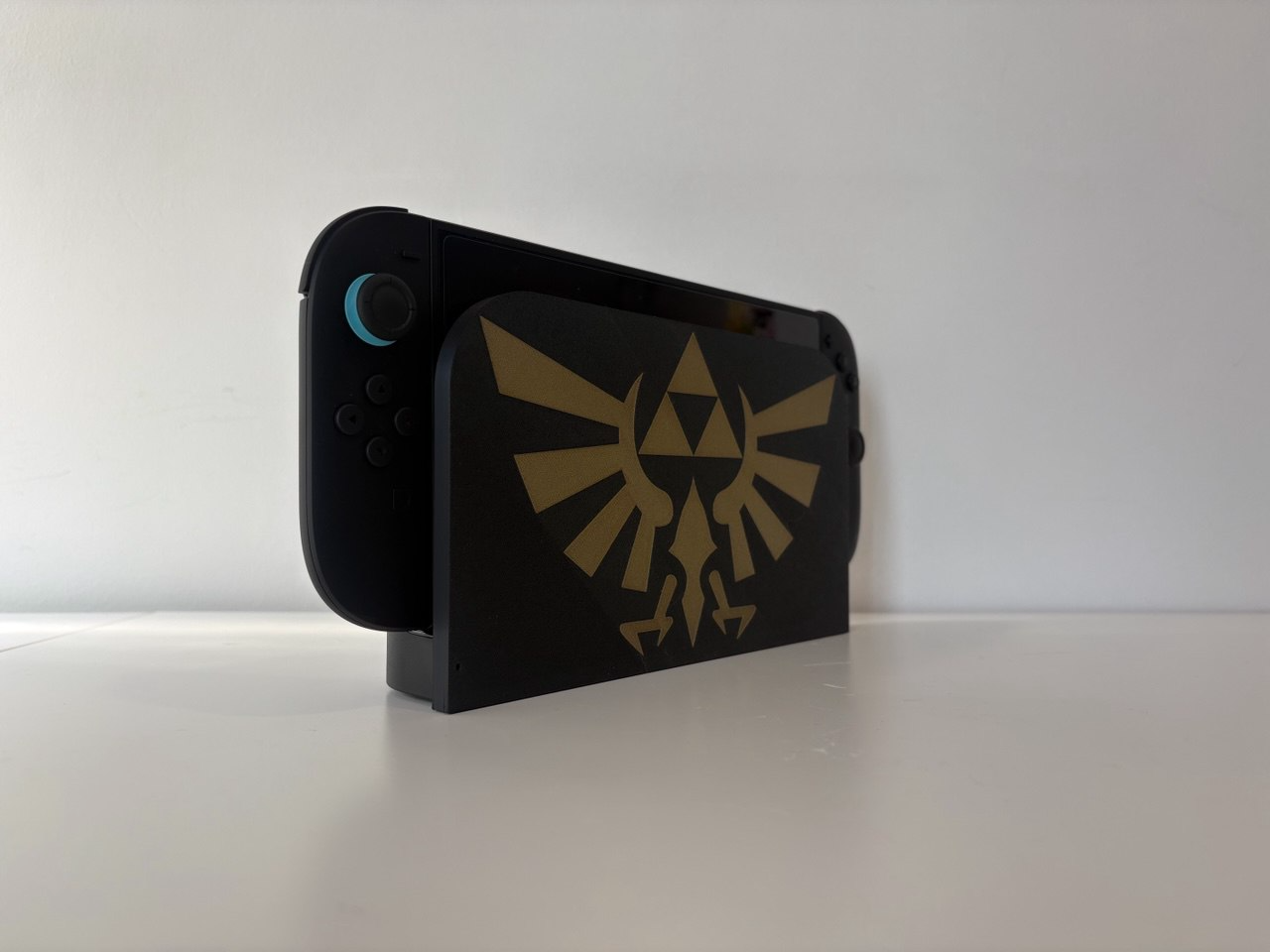 Switch 2 Dock – Hyrule Emblem Cover