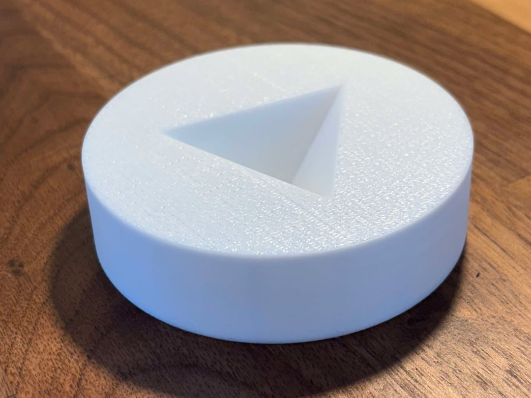 A simple speed cube stand