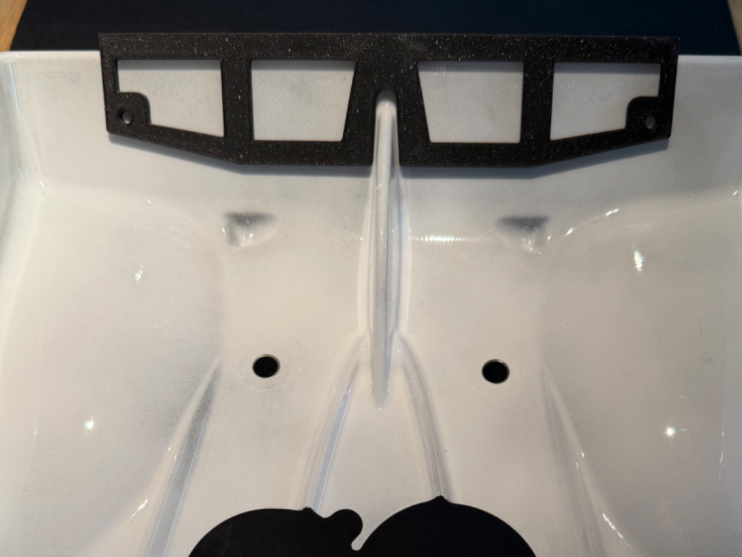 segna fori per alettone rc 1/8 onroad