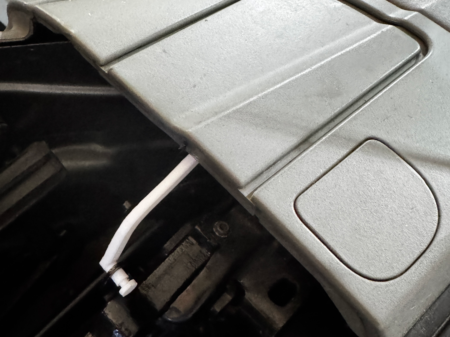 BMW e46 325ci retracting cover actuator arm